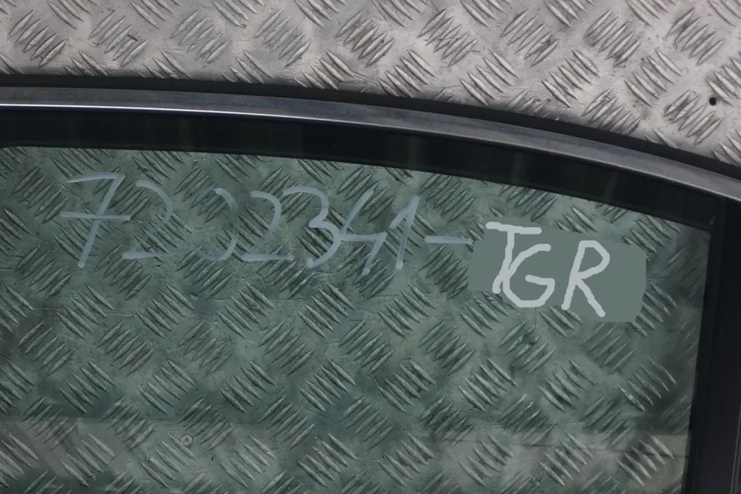 BMW E60 LCI Porte Arriere Gauche Gris Titane II Titan Gris - A36 - SKU 7202341-TGR - Numéro de pièce 7202341