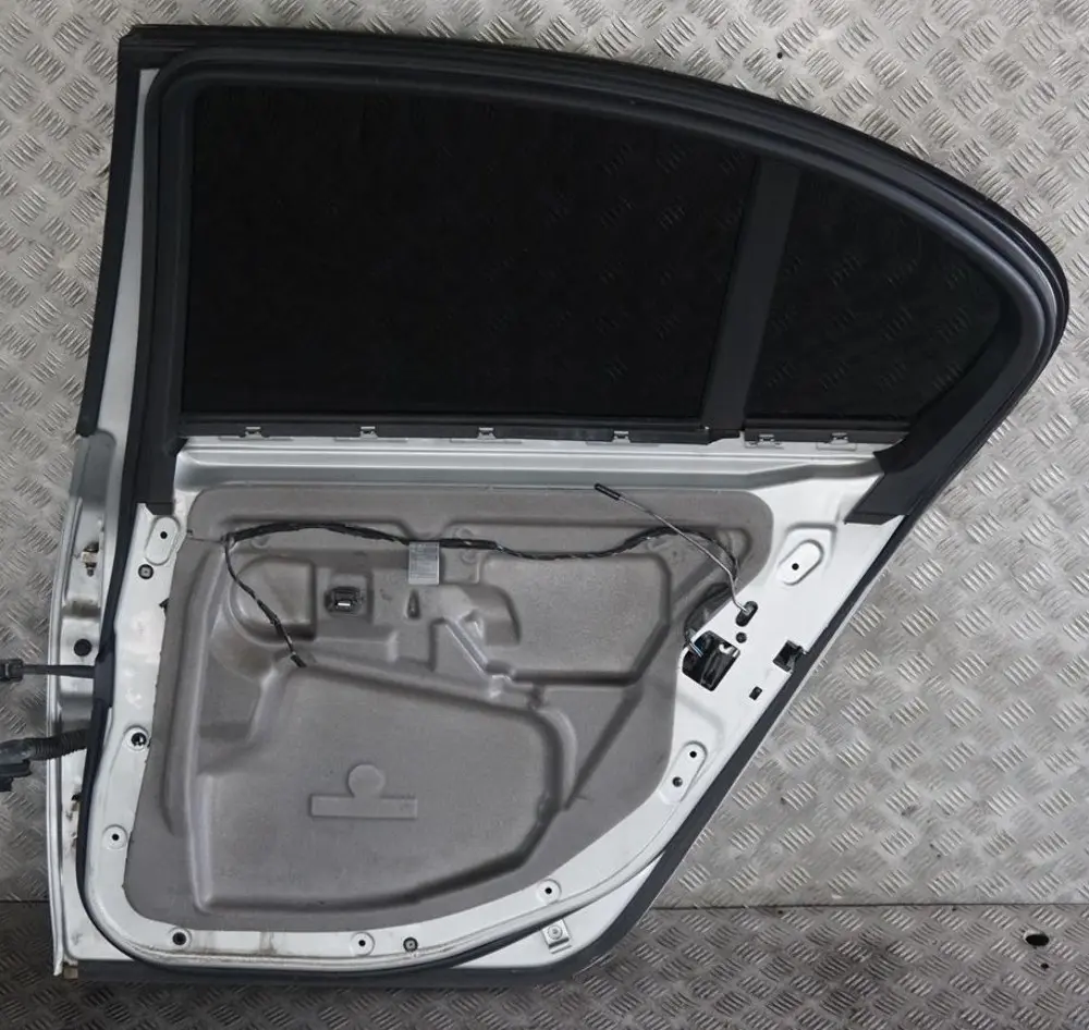 Door Rear Right O/S Titansilber Titan Silver Metallic - 354 to BMW 5 Series 5 E60 with Part number 7202342 BMW 5 Series 5 E60 Door Rear Right O/S Titansilber Titan Silver Metallic - 354 - SKU 7202342-TS5 - Part number 7202342