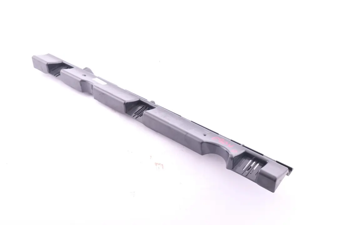 Tira De sujecion del umbral De La puerta derecha R2 para BMW E90 E91 LCI con número de pieza 7202658 BMW E90 E91 LCI Tira De sujecion del umbral De La puerta derecha R2 - SKU 7202658 - Número de pieza 7202658