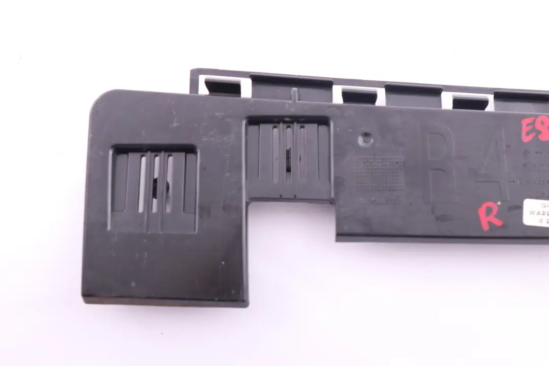 Lot Halteleisten Droite 51777224456 7224456 pour BMW E90 E91 LCI à propos du numéro de pièce 7202662 BMW E90 E91 LCI Lot Halteleisten Droite 51777224456 7224456 - SKU 7202662-1 - Numéro de pièce 7202662