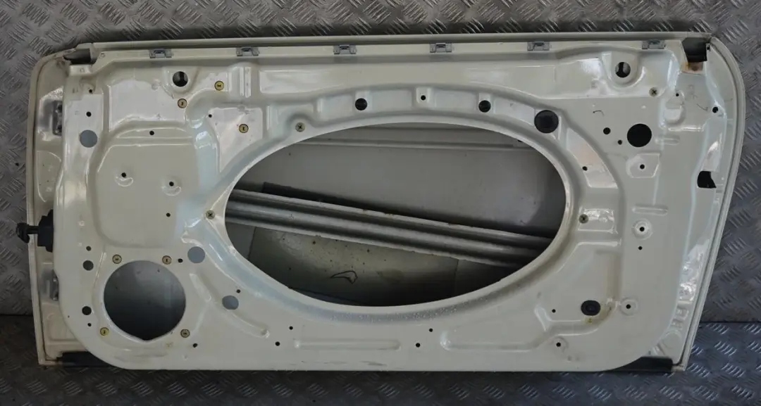 Front Right Door O/S Pepper White - 850 to Mini Cooper R50 R52 R53 3 with Part number 7202912 Mini Cooper R50 R52 R53 3 Front Right Door O/S Pepper White - 850 - SKU 7202912-PW3 - Part number 7202912