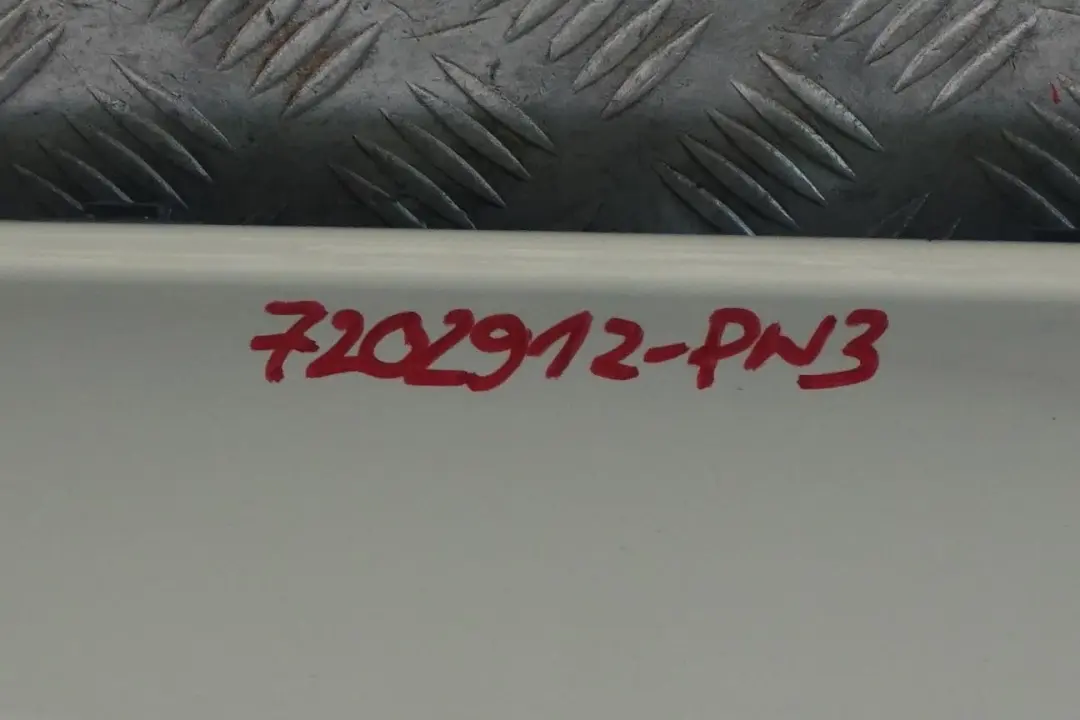 Drzwi prawe Pepper white do MINI R50 R52 R53 o numerze 7202912 MINI R50 R52 R53 Drzwi prawe Pepper white - SKU 7202912-PW3 - Numer Części 7202912