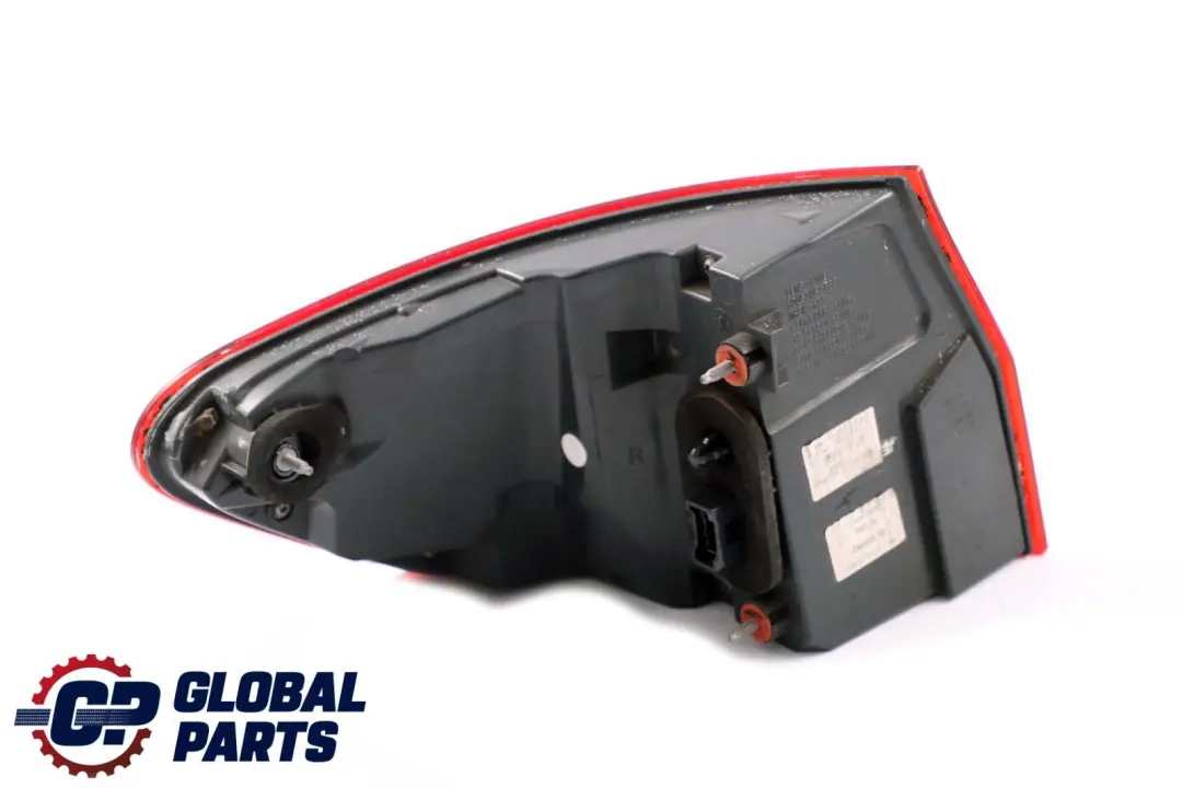 Luz Trasera BMW F11 Touring En El Panel Lateral Derecho para con número de pieza 7203234 Luz Trasera BMW F11 Touring En El Panel Lateral Derecho - SKU 7203234 - Número de pieza 7203234