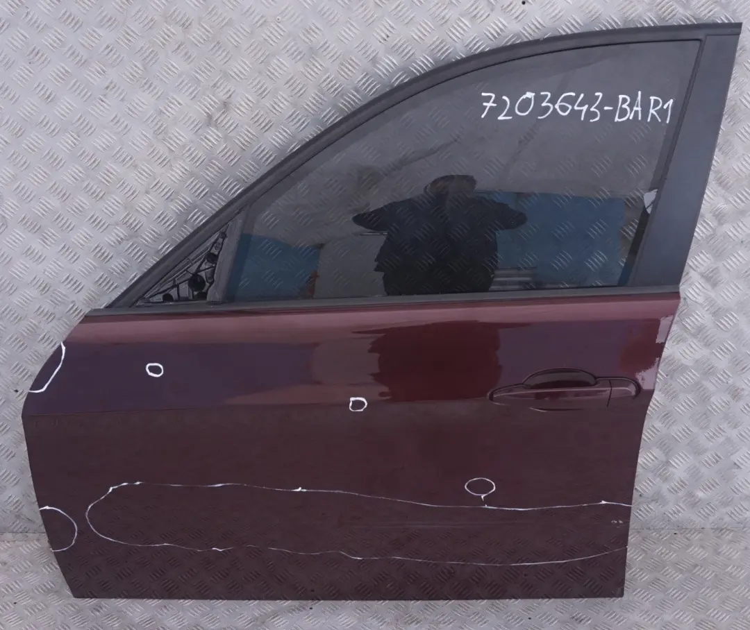 Fahrerseite Tür vorne links Barberarot Rot Metallic - A82 für BMW 3 er E90 E91 LCI mit Teilenummer 7203643 BMW 3 er E90 E91 LCI Fahrerseite Tür vorne links Barberarot Rot Metallic - A82 - SKU 7203643-BAR1 - Teilenummer 7203643