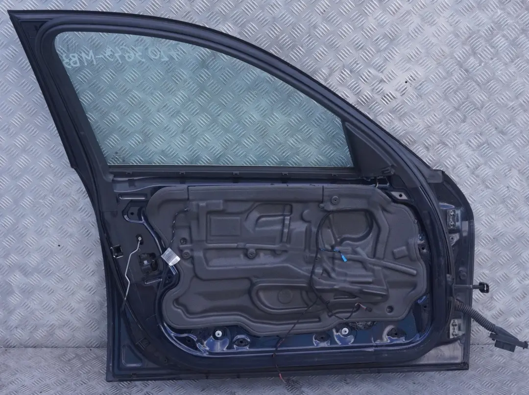 BMW 3 er E90 E91 LCI Fahrerseite Tür vorne links Monacoblau Blau Metallic A35 - SKU 7203643-MB3 - Teilenummer 7203643