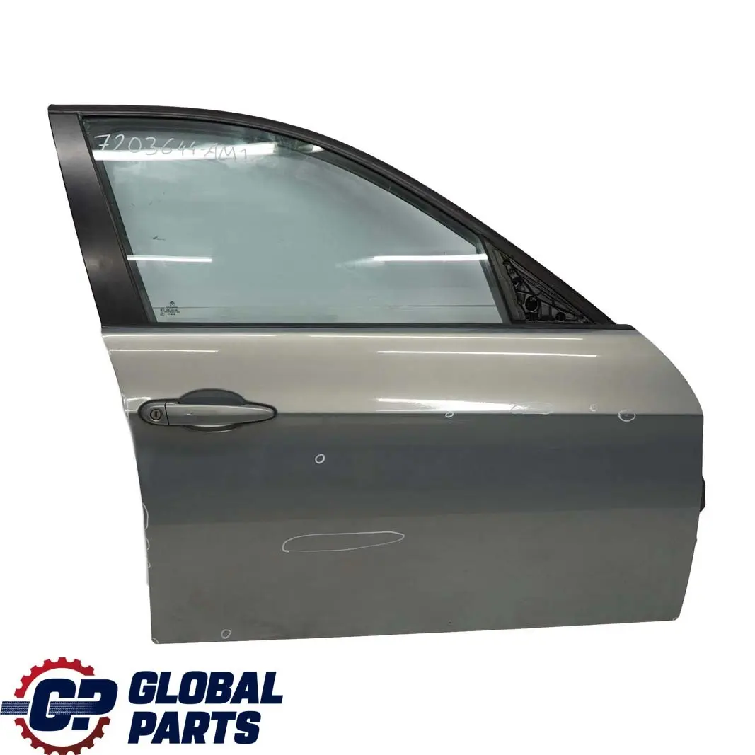 Tür Vorne Rechts Arktis Metallic - A34 für BMW 3 er E90 E91 mit Teilenummer 7203644 BMW 3 er E90 E91 Tür Vorne Rechts Arktis Metallic - A34 - SKU 7203644-AM1 - Teilenummer 7203644