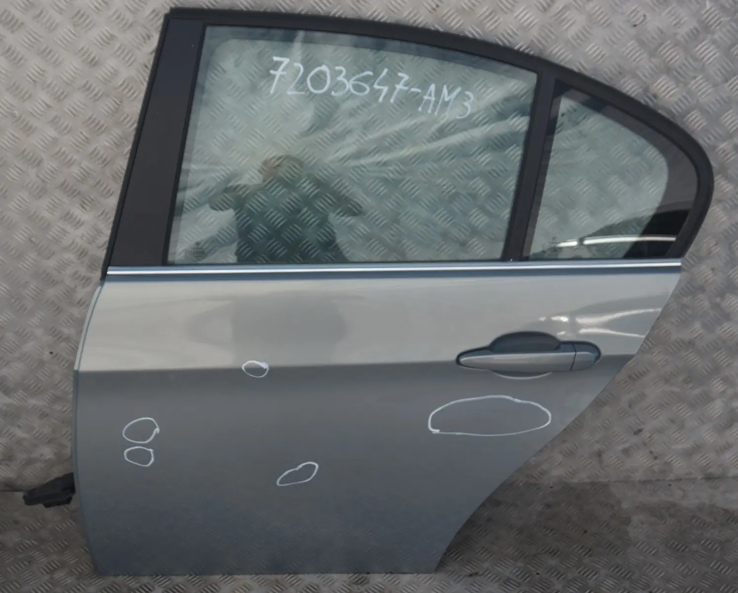 BMW 3 E90 LCI Fahrerseite Tür hinten links Arktis Metallic A34