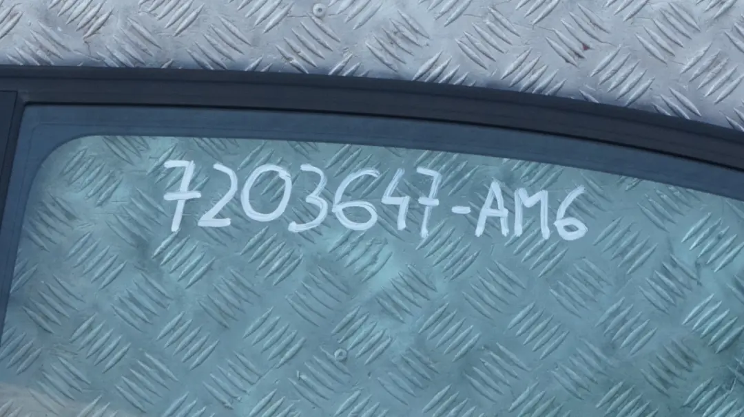 BMW 3 E90 Drzwi lewe tylne tył arktis A34 - SKU 7203647-AM6 - Numer Części 7203647