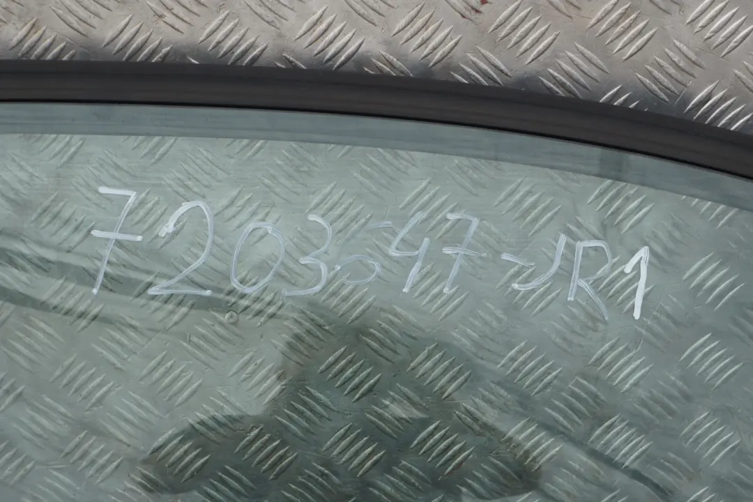 BMW E90 LCI Cote Conducteur Porte Arriere Gauche Rouge Japon Rouge 438 - SKU 7203647-JR1 - Numéro de pièce 7203647