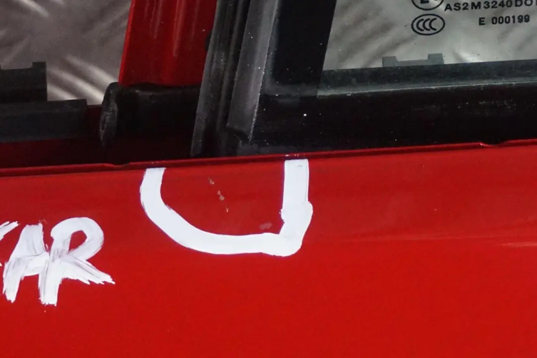 Porta Posteriore Sinistra Rosso-Cremisi Karmesin Rosso - per BMW E90 con numero di parte 7203647 BMW E90 Porta Posteriore Sinistra Rosso-Cremisi Karmesin Rosso - - SKU 7203647-KAR - Numero di parte 7203647