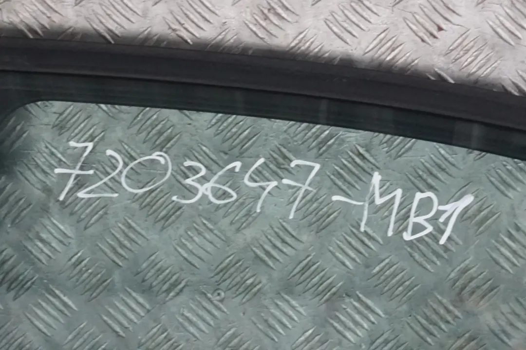 Cote Conducteur Porte Arriere Gauche Bleu Monaco Metallise A35 pour BMW E90 LCI à propos du numéro de pièce 7203647 BMW E90 LCI Cote Conducteur Porte Arriere Gauche Bleu Monaco Metallise A35 - SKU 7203647-MB1 - Numéro de pièce 7203647