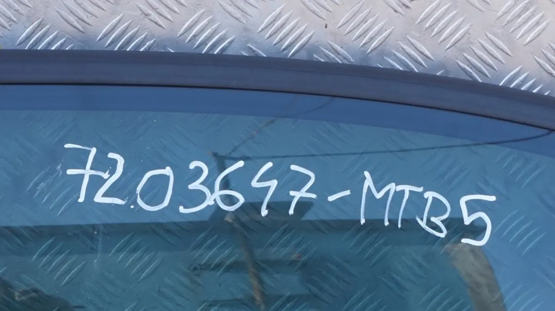 Drzwi lewe tylne lewy tył Montegoblau A51 do BMW E90 o numerze 7203647 BMW E90 Drzwi lewe tylne lewy tył Montegoblau A51 - SKU 7203647-MTB5 - Numer Części 7203647
