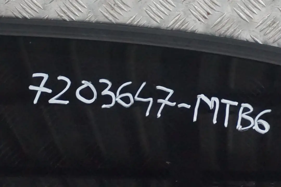 Cote Conducteur Porte Arriere Gauche Bleu Montego Metallise A51 pour BMW E90 6 à propos du numéro de pièce 7203647 BMW E90 6 Cote Conducteur Porte Arriere Gauche Bleu Montego Metallise A51 - SKU 7203647-MTB6 - Numéro de pièce 7203647