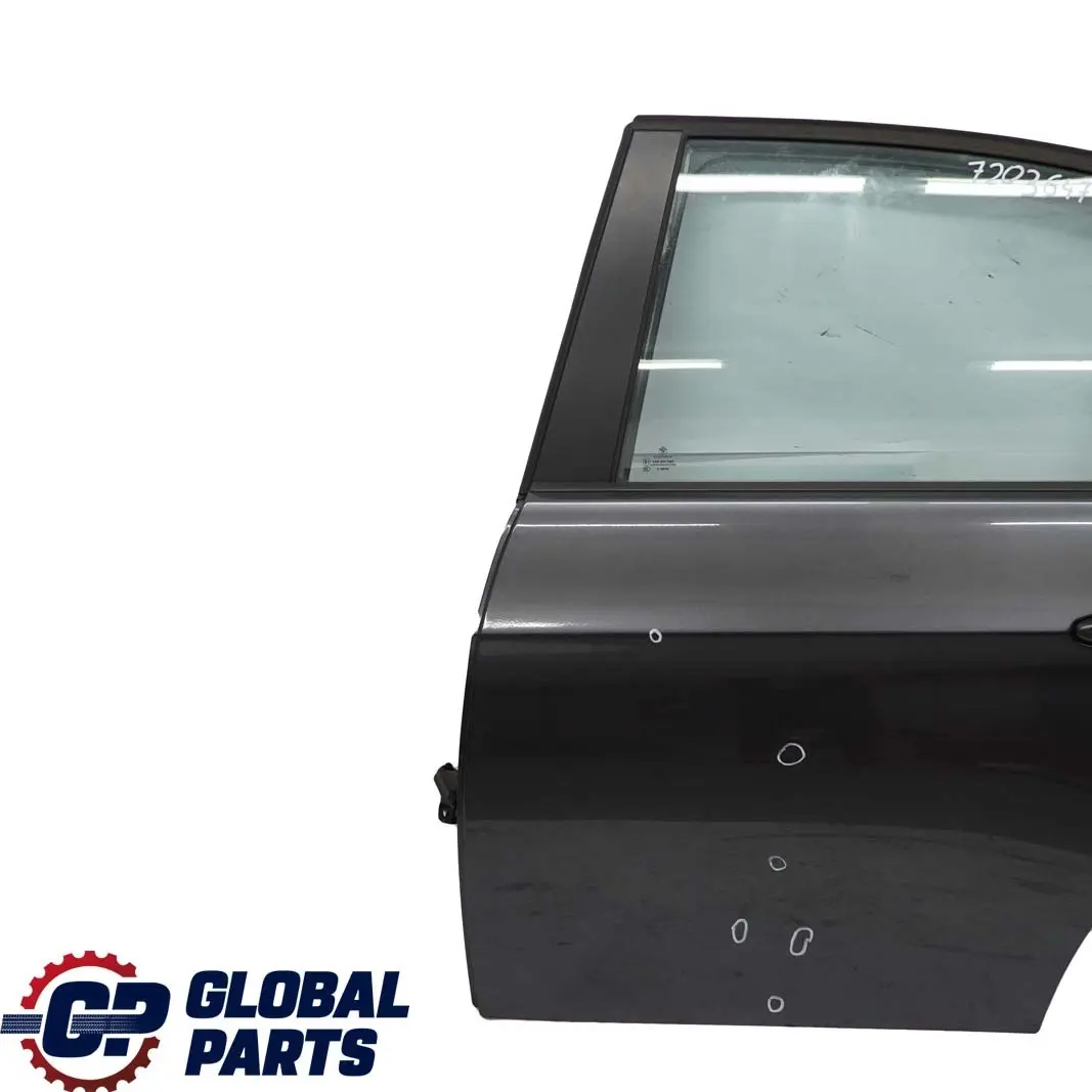 Puerta Trasera Izquierda Sparkling Graphite Metallic - A22 para BMW E90 3 con número de pieza 7203647 BMW E90 3 Puerta Trasera Izquierda Sparkling Graphite Metallic - A22 - SKU 7203647-SG3 - Número de pieza 7203647