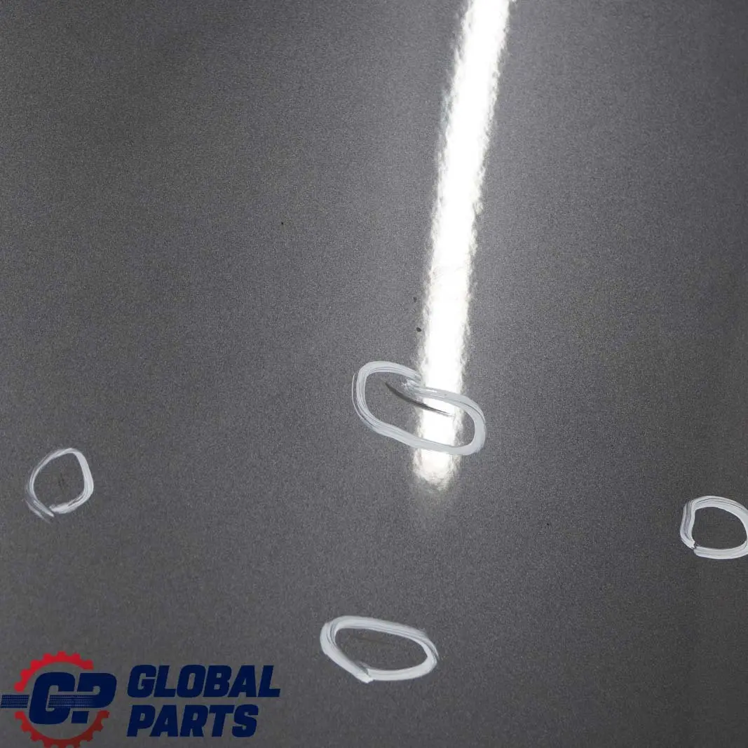 Porta Posteriore Sinistra Grafite Brillante Metallizzato A22 per BMW E90 con numero di parte 7203647 BMW E90 Porta Posteriore Sinistra Grafite Brillante Metallizzato A22 - SKU 7203647-SG3 - Numero di parte 7203647