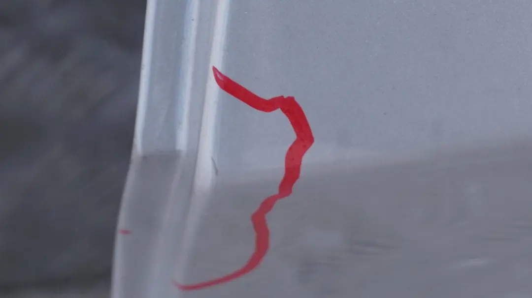 Fahrerseite Tür hinten links Titansilber Silber Metallic 354 für BMW er 3 E90 LCI mit Teilenummer 7203647 BMW er 3 E90 LCI Fahrerseite Tür hinten links Titansilber Silber Metallic 354 - SKU 7203647-TS5 - Teilenummer 7203647