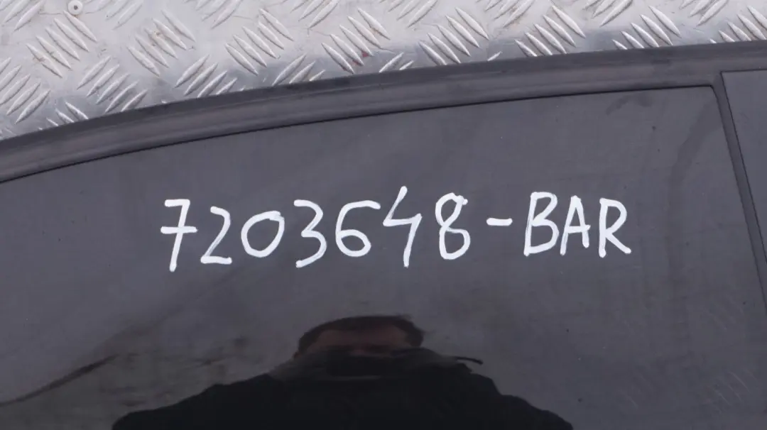 Arriere Droite Rouge Japon Rouge 438 pour BMW E90 LCI Porte à propos du numéro de pièce 7203648 BMW E90 LCI Porte Arriere Droite Rouge Japon Rouge 438 - SKU 7203648-BAR - Numéro de pièce 7203648