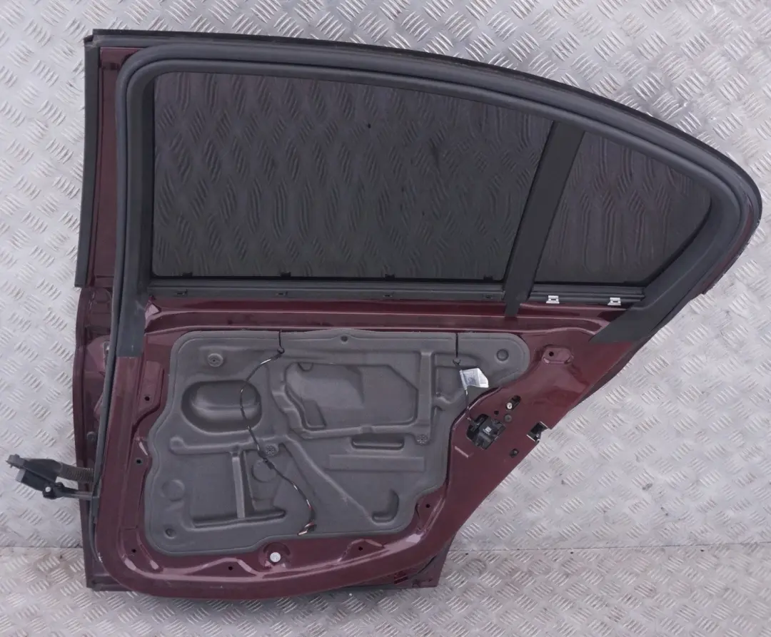 Right Door O/S Barberarot Barbera Red Metallic - A39 to BMW 3 Series E90 Rear with Part number 7203648 BMW 3 Series E90 Rear Right Door O/S Barberarot Barbera Red Metallic - A39 - SKU 7203648-BAR - Part number 7203648