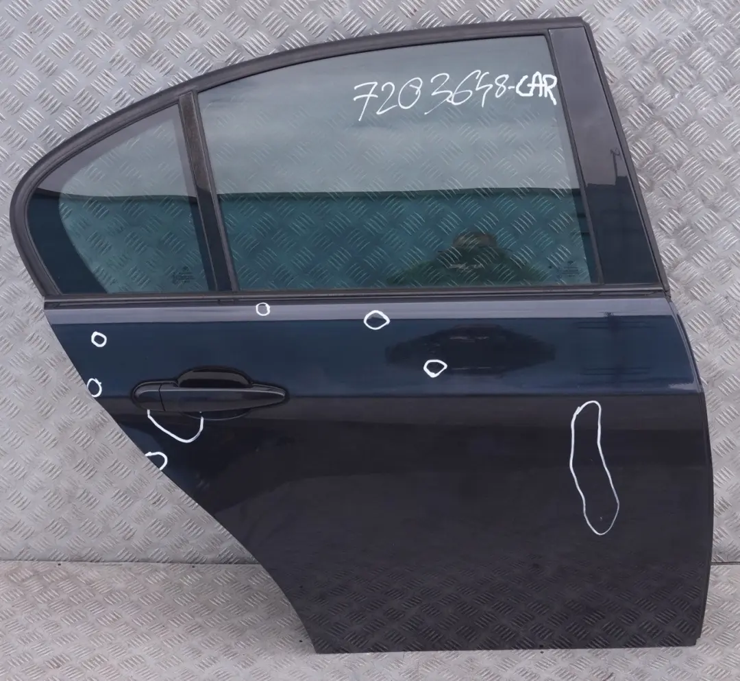 Drzwi prawe tylne tył carbonschwarz 416 do BMW 3 E90 o numerze 7203648 BMW 3 E90 Drzwi prawe tylne tył carbonschwarz 416 - SKU 7203648-CAR - Numer Części 7203648