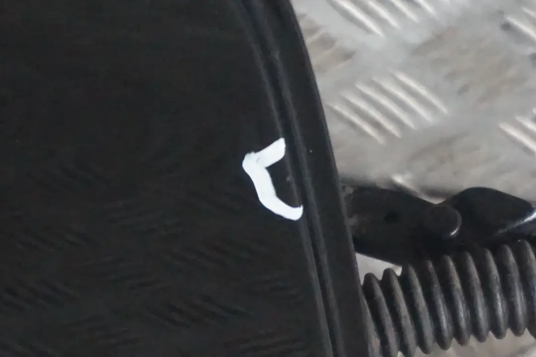 Passeggero Portiera Posteriore Destra Nero 2 - per BMW E90 con numero di parte 7203648 BMW E90 Passeggero Portiera Posteriore Destra Nero 2 - - SKU 7203648-SCH14 - Numero di parte 7203648