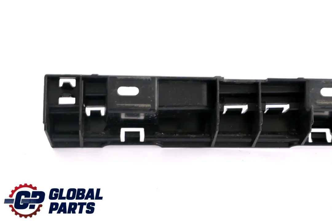 Bande de retenue du seuil droit pour BMW F10 F11 LCI à propos du numéro de pièce 7204022 BMW F10 F11 LCI Bande de retenue du seuil droit - SKU 7204022 - Numéro de pièce 7204022