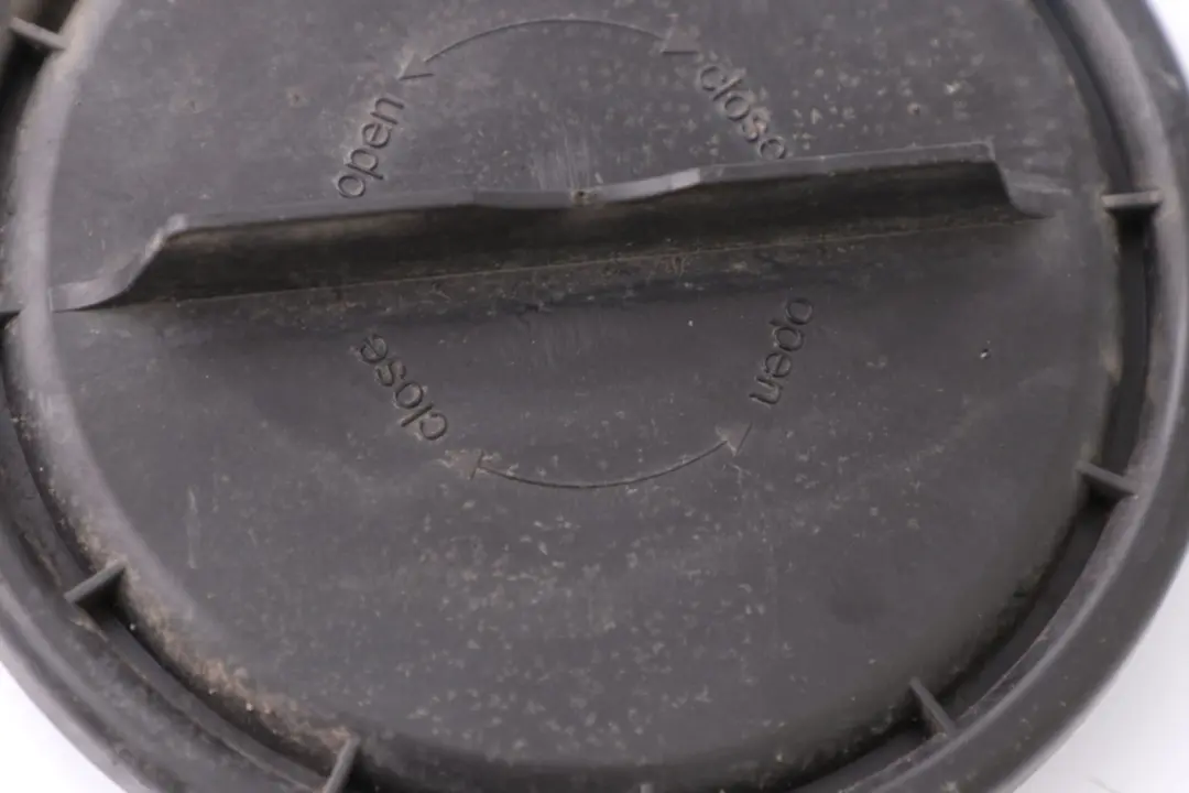 Tapa De cubierta De La bombilla del faro 147354 para BMW Serie 1 5 Z4 E70 E89 F20 con número de pieza 7204272 BMW Serie 1 5 Z4 E70 E89 F20 Tapa De cubierta De La bombilla del faro 147354 - SKU 7204272 - Número de pieza 7204272