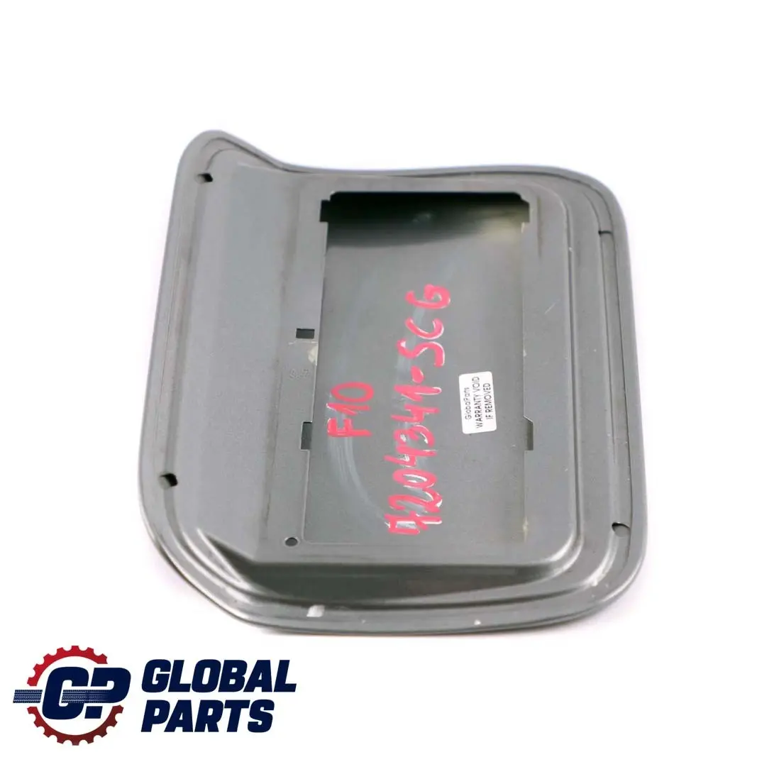 Coperchio sportello di riempimento carburante Spacegrau Grigio A52 per BMW F10 LCI con numero di parte 7204341 BMW F10 LCI Coperchio sportello di riempimento carburante Spacegrau Grigio A52 - SKU 7204341-SCG - Numero di parte 7204341