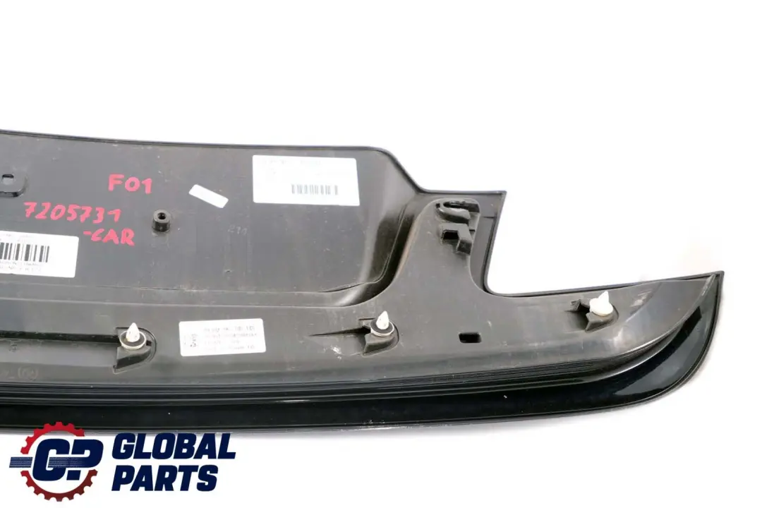 Blende Heckklappe Carbonschwarz Metallic - 416 Schwarz für BMW 7 er F01 F02 LCI mit Teilenummer 7205731 BMW 7 er F01 F02 LCI Blende Heckklappe Carbonschwarz Metallic - 416 Schwarz - SKU 7205731-CAR - Teilenummer 7205731