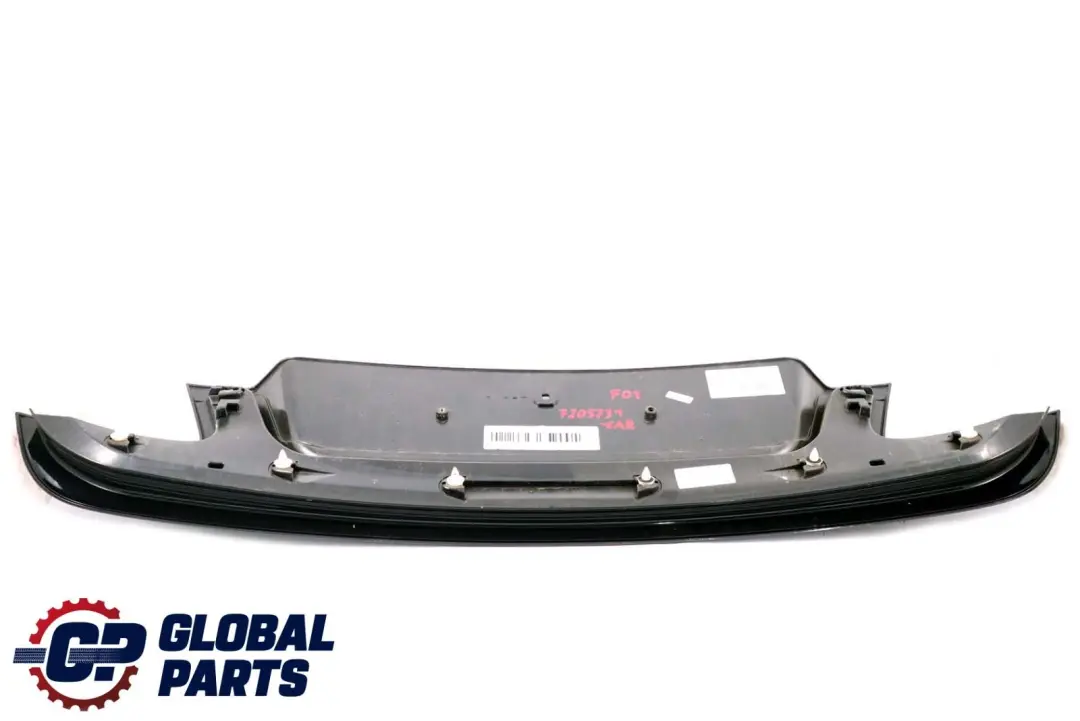 Blende Heckklappe Carbonschwarz Metallic - 416 Schwarz für BMW 7 er F01 F02 LCI mit Teilenummer 7205731 BMW 7 er F01 F02 LCI Blende Heckklappe Carbonschwarz Metallic - 416 Schwarz - SKU 7205731-CAR - Teilenummer 7205731