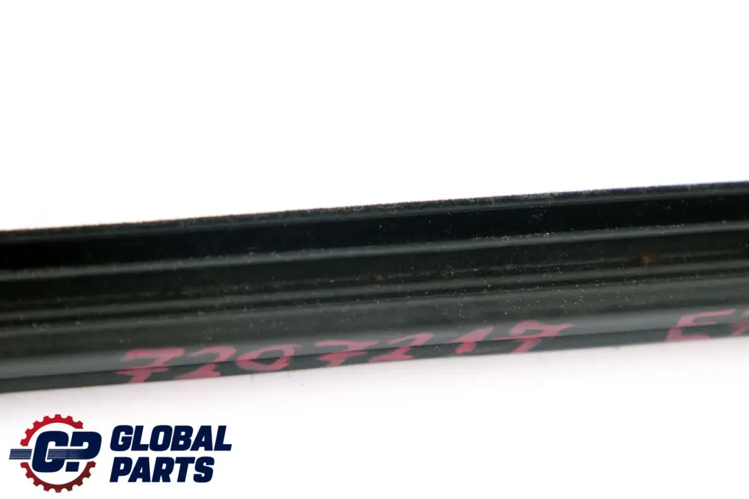 Canal Sello Interior Puerta Delantera Izquierda para BMW E70 con número de pieza 7207217 BMW E70 Canal Sello Interior Puerta Delantera Izquierda - SKU 7207217 - Número de pieza 7207217