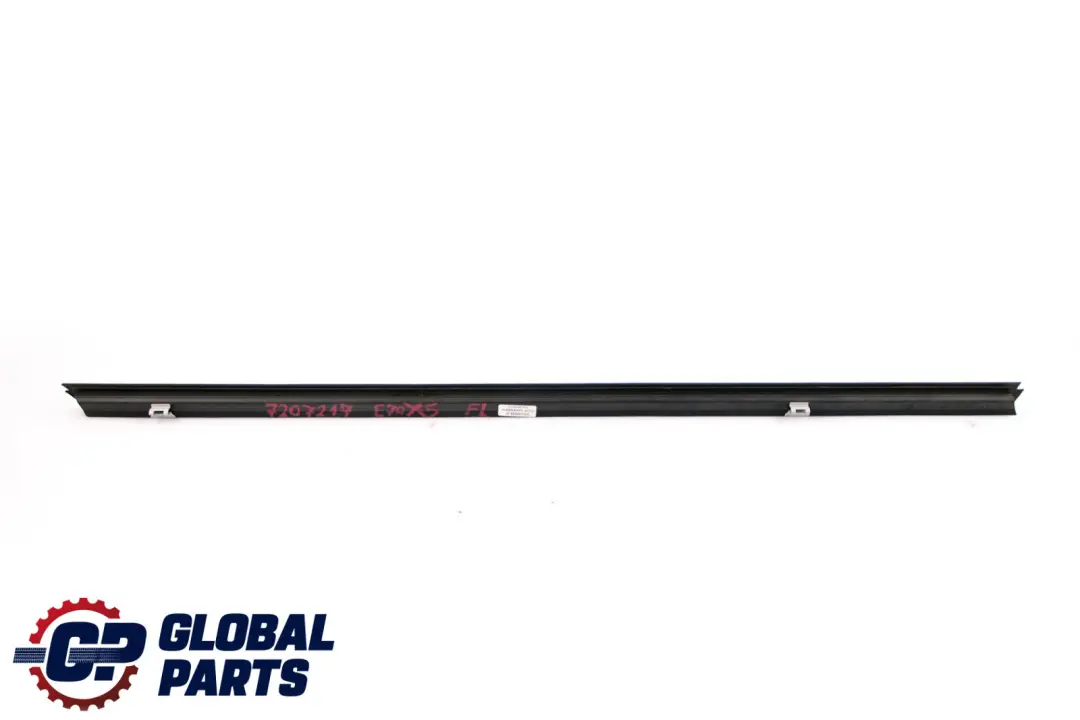 Uszczelka Kanału Drzwi Przednich Lewa do BMW X5 E70 o numerze 7207217 BMW X5 E70 Uszczelka Kanału Drzwi Przednich Lewa - SKU 7207217 - Numer Części 7207217