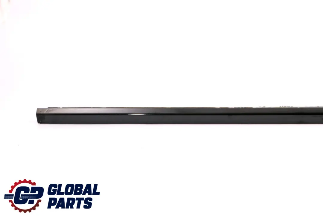 Listwa Drzwi Lewy Przód do BMW E60 E61 o numerze 7207255 BMW E60 E61 Listwa Drzwi Lewy Przód - SKU 7207255 - Numer Części 7207255