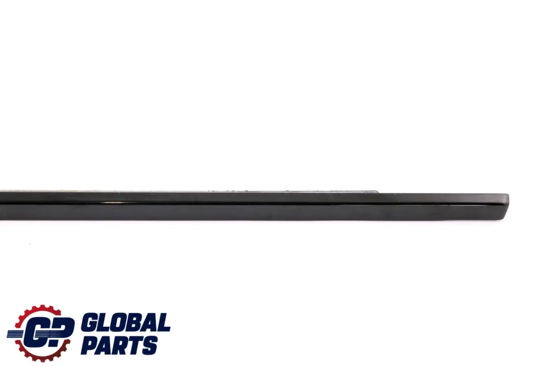 Canal Cubierta Exterior Puerta Delantera Izquierda Glanzschwarz para BMW E60 E61 con número de pieza 7207255 BMW E60 E61 Canal Cubierta Exterior Puerta Delantera Izquierda Glanzschwarz - SKU 7207255 - Número de pieza 7207255