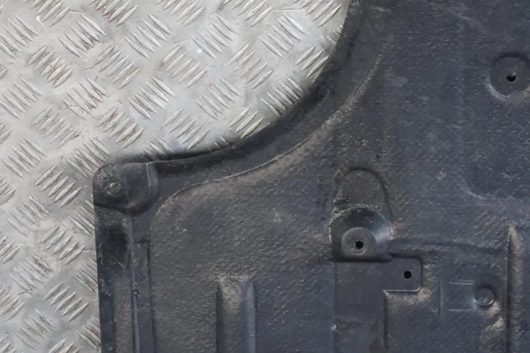 *BMW 5 er F10 F11 Unterbodenverkleidung Panel Rechts für mit Teilenummer 7207268 *BMW 5 er F10 F11 Unterbodenverkleidung Panel Rechts - SKU 7207268 - Teilenummer 7207268