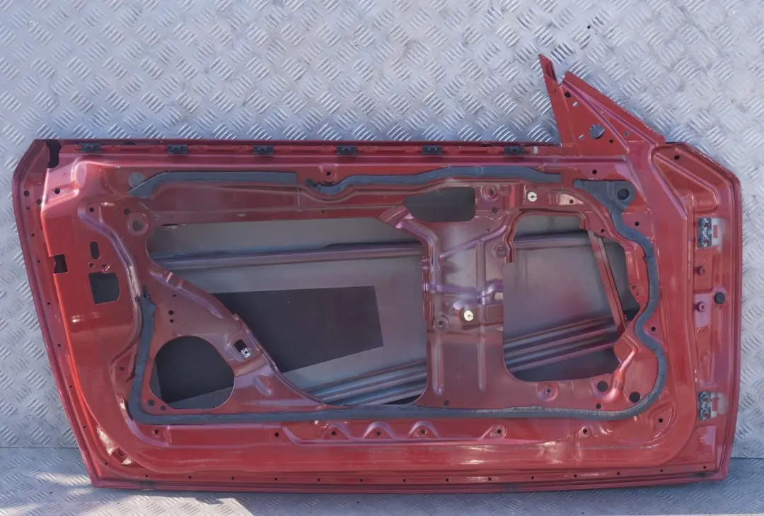 BMW 1 er E81 E82 E88 Fahrerseite Tür vorne links Sedonarot Rot Metallic - A79 - SKU 7207445-SED - Teilenummer 7207445