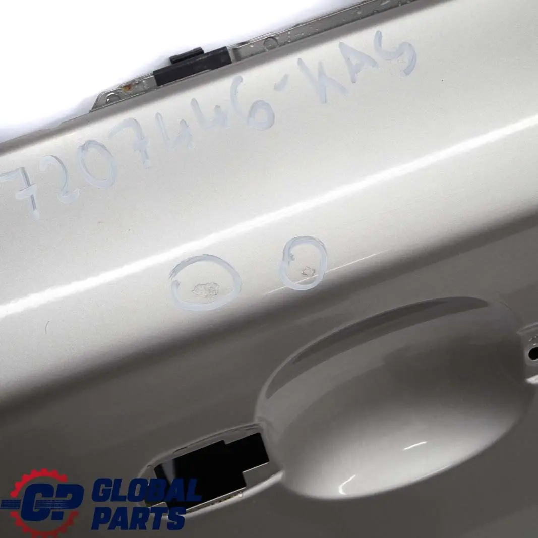 Puerta Delantera Derecha Kaschmirsilber Cashmere Silver - A72 para BMW E81 E82 E88 con número de pieza 7207446 BMW E81 E82 E88 Puerta Delantera Derecha Kaschmirsilber Cashmere Silver - A72 - SKU 7207446-KAS - Número de pieza 7207446