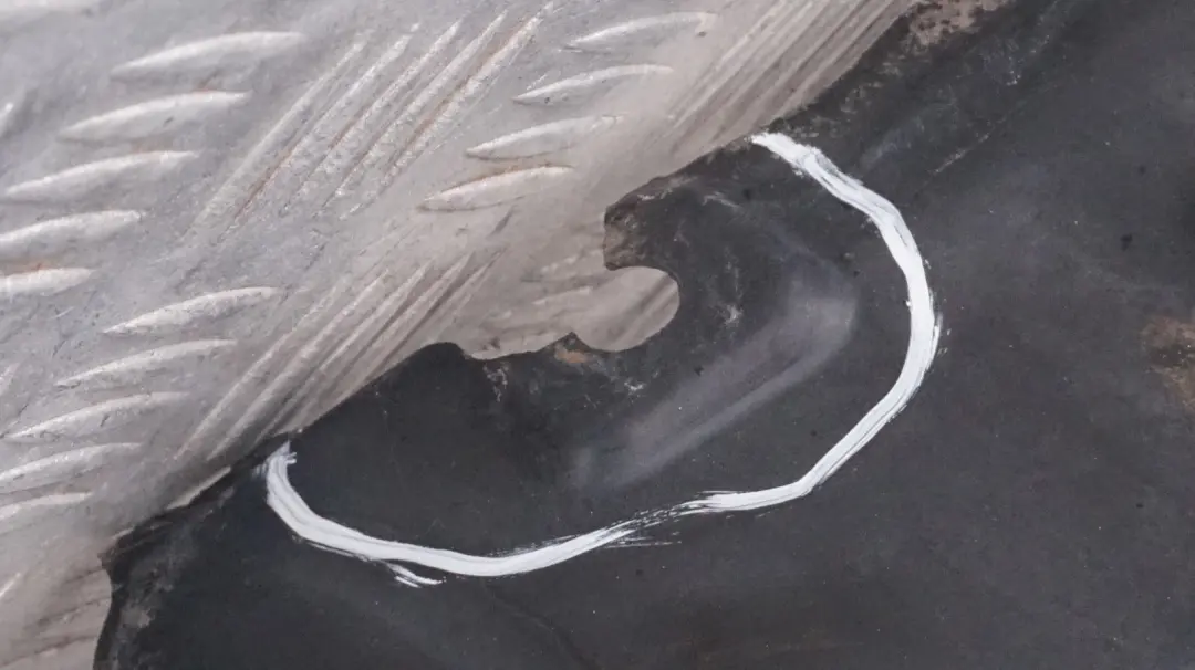 Front Left Wheel N/S Arch Housing Trim Splash Guard to BMW 1 Series E82 Coupe with Part number 7207649 BMW 1 Series E82 Coupe Front Left Wheel N/S Arch Housing Trim Splash Guard - SKU 7207649 - Part number 7207649