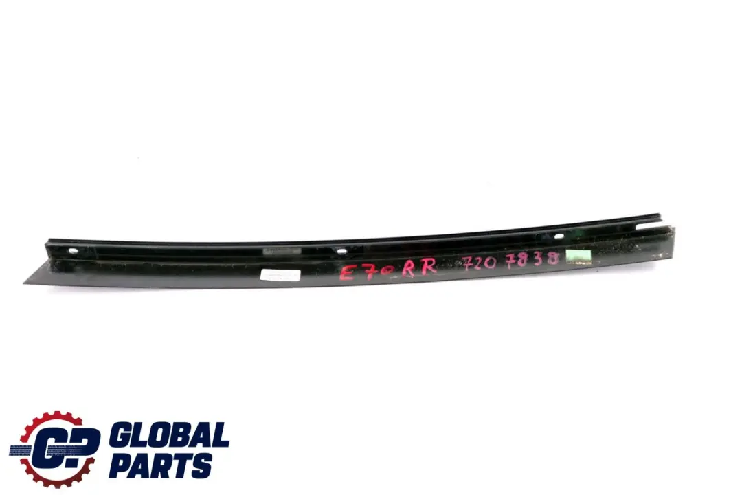Prawa Listwa Szyby Drzwi Prawy Tył do BMW X5 E70 o numerze 7207838 BMW X5 E70 Prawa Listwa Szyby Drzwi Prawy Tył - SKU 7207838 - Numer Części 7207838