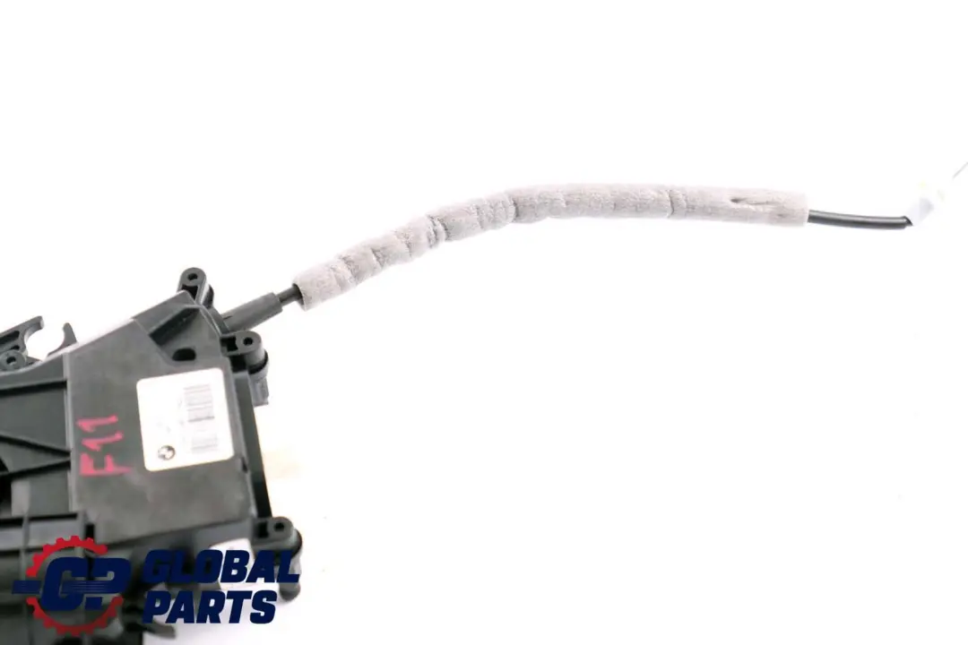 Zamek Dociąg Klapy Bagażnika Tył do BMW F11 o numerze 7208371 BMW F11 Zamek Dociąg Klapy Bagażnika Tył - SKU 7208371 - Numer Części 7208371