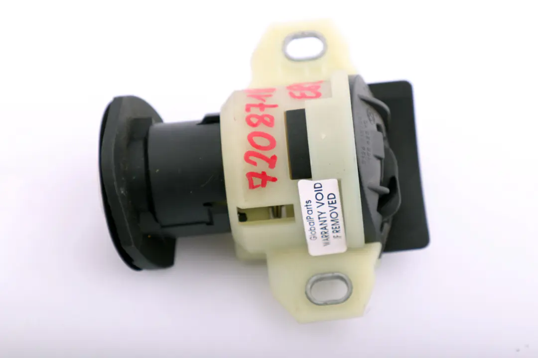 Lock Tailgate Bootlid Key Boot Catch 7167321 to BMW 1 Series E82 E88 with Part number 7208718 BMW 1 Series E82 E88 Lock Tailgate Bootlid Key Boot Catch 7167321 - SKU 7208718 - Part number 7208718