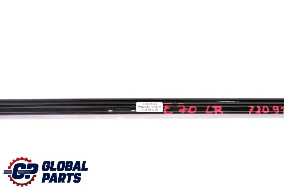 Listwa Osłona Szyby Lewy Tył Czarna do BMW X5 E70 o numerze 7209143 BMW X5 E70 Listwa Osłona Szyby Lewy Tył Czarna - SKU 7209143 - Numer Części 7209143