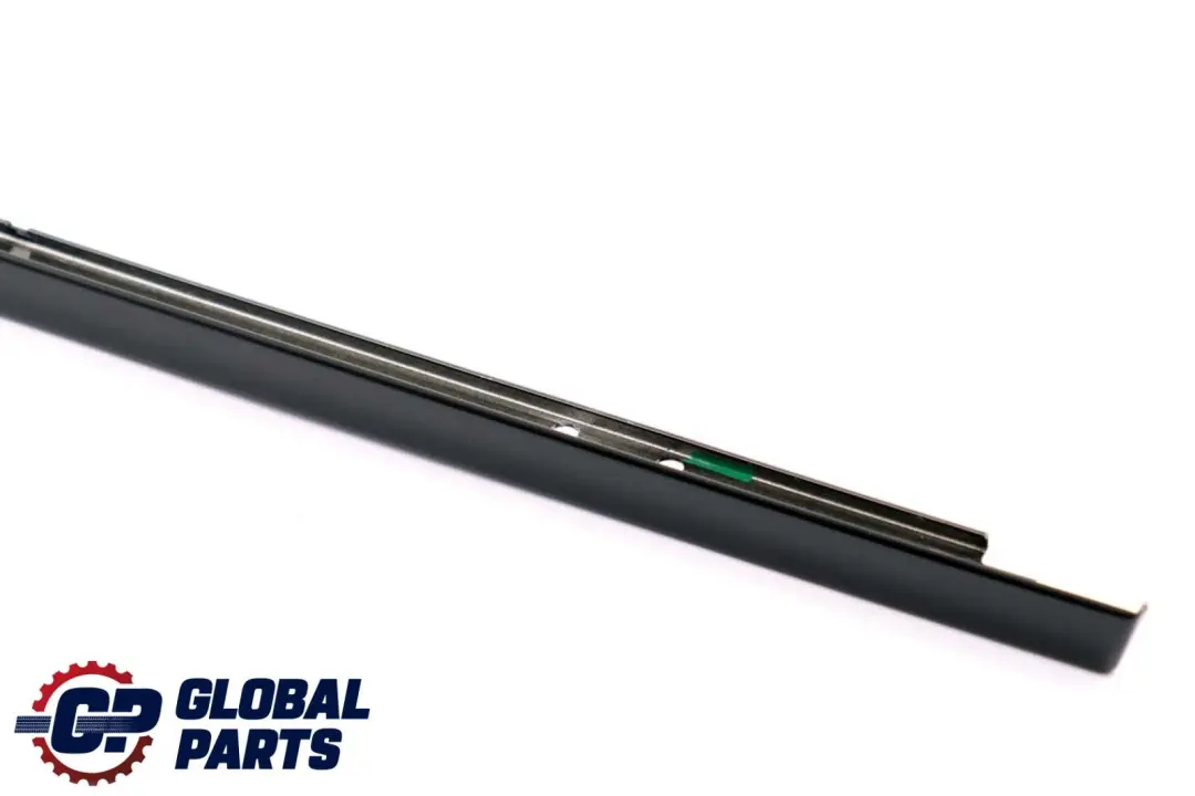 F11N LCI Kombi Blende Fensterführungssteg Links Schwarz für BMW 5 er F11 mit Teilenummer 7209717 BMW 5 er F11 F11N LCI Kombi Blende Fensterführungssteg Links Schwarz - SKU 7209717 - Teilenummer 7209717