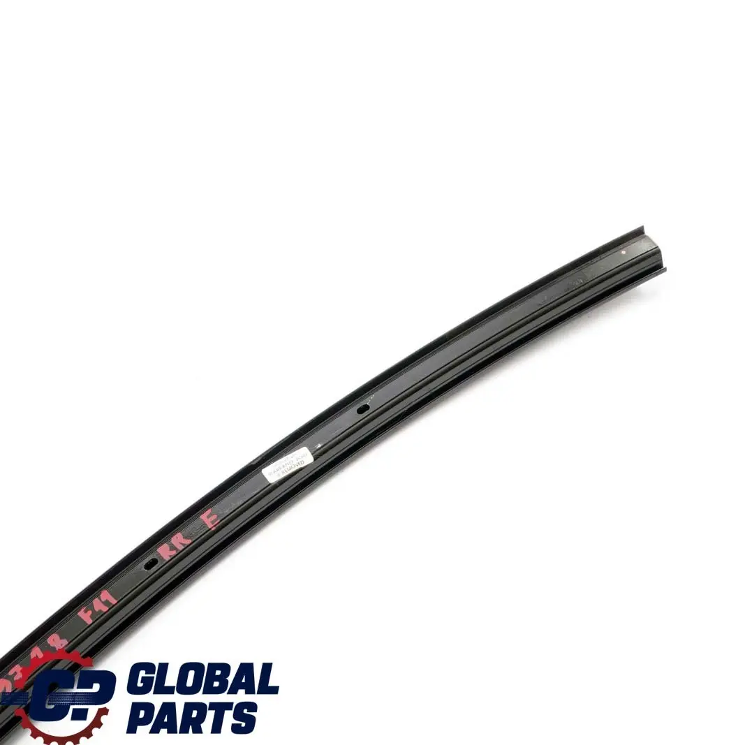 Couverture Barre de Guidage de Fenetre Arriere Droite Noir Brillant pour BMW 5 F11 à propos du numéro de pièce 7209718 BMW 5 F11 Couverture Barre de Guidage de Fenetre Arriere Droite Noir Brillant - SKU 7209718 - Numéro de pièce 7209718