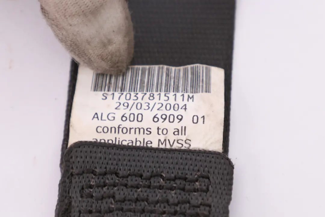 Courroie supérieure limiteur effort avant gauche gris basalte pour BMW 7 E65 E66 à propos du numéro de pièce 7210859 BMW 7 E65 E66 Courroie supérieure limiteur effort avant gauche gris basalte - SKU 7210859 - Numéro de pièce 7210859