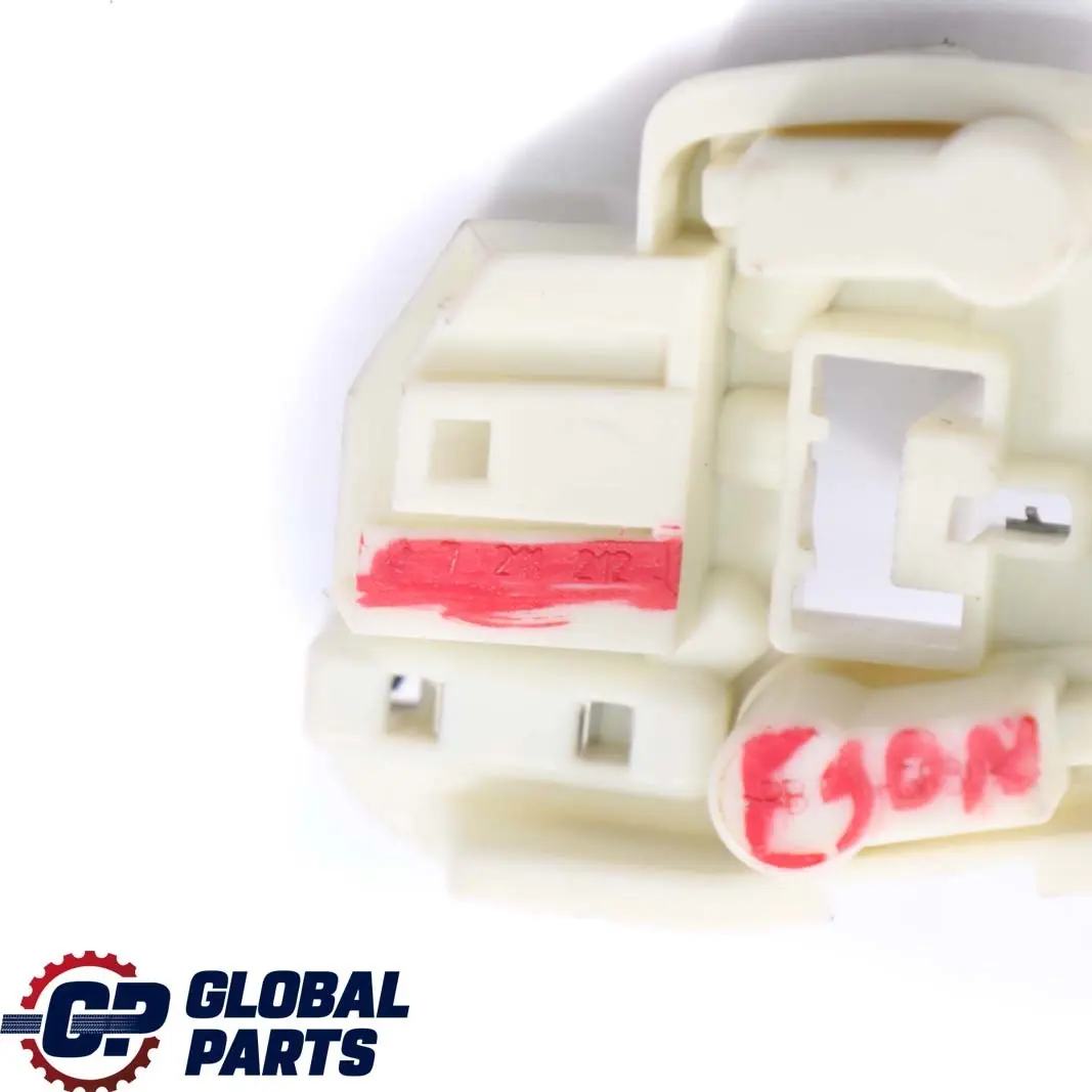 Support d'ampoule Prise arrière dans couvercle cofre Lumière pour BMW E90 LCI à propos du numéro de pièce 7211212 BMW E90 LCI Support d'ampoule Prise arrière dans couvercle cofre Lumière - SKU 7211212 - Numéro de pièce 7211212