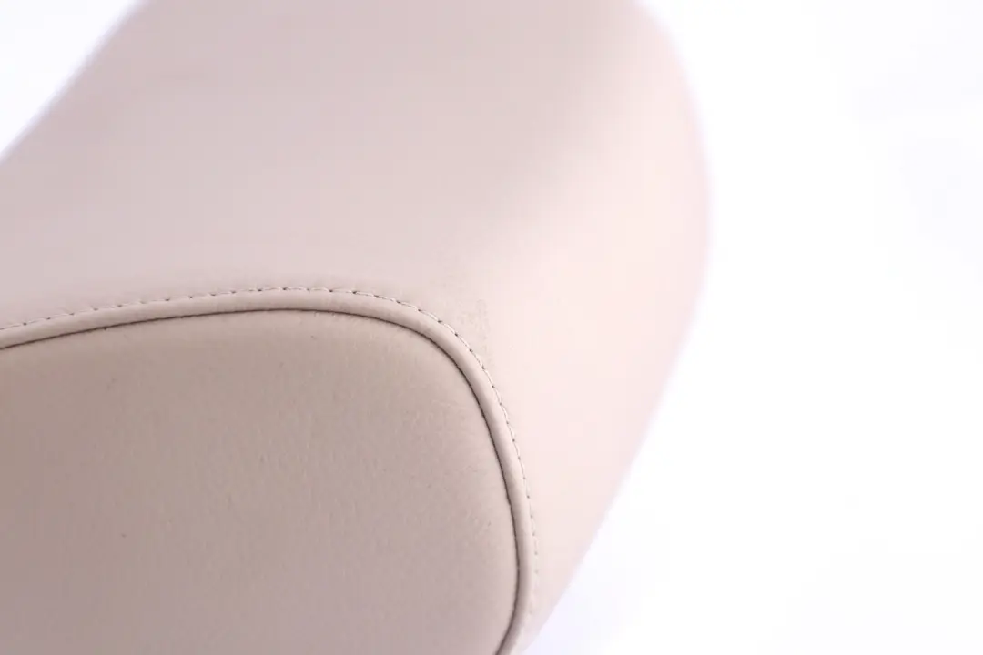 Siège Avant Gauche Droite Appui-tête Cuir Oyster pour BMW E90 E91 LCI à propos du numéro de pièce 7211784 BMW E90 E91 LCI Siège Avant Gauche Droite Appui-tête Cuir Oyster - SKU 7211784 - Numéro de pièce 7211784