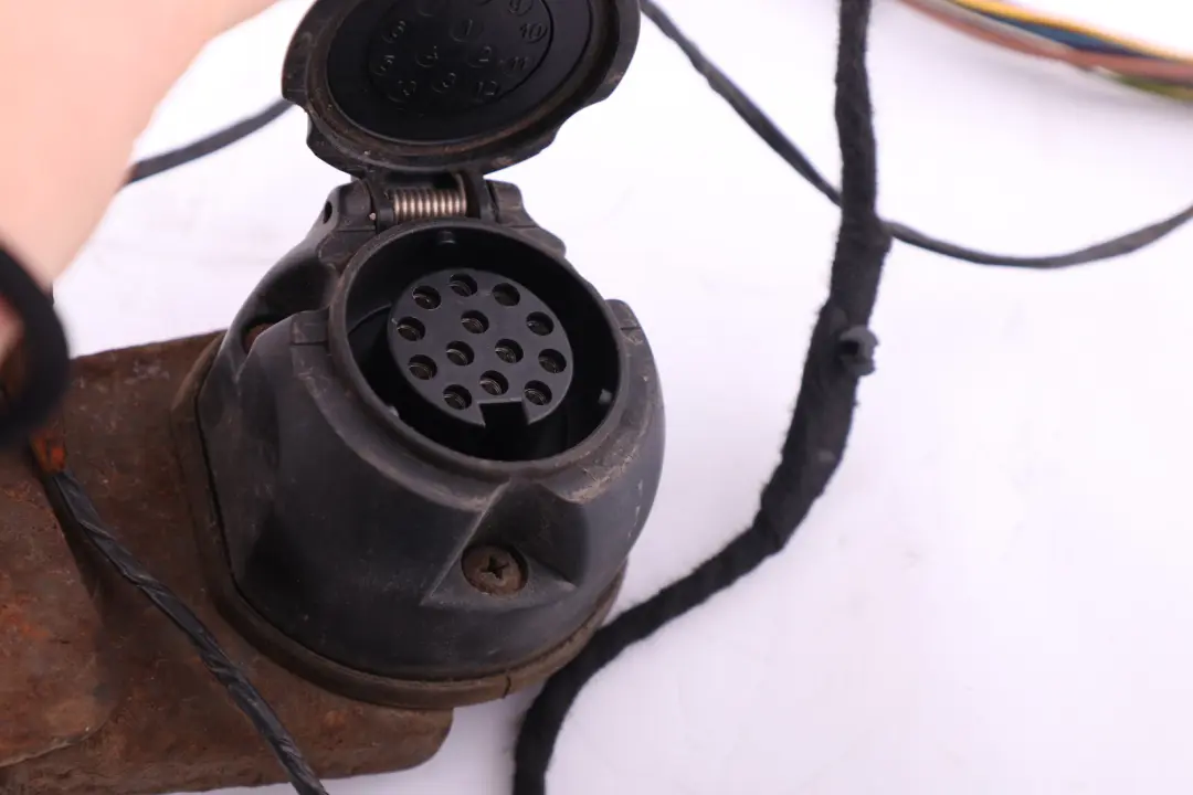 Support Prise Cable equipe PDC Pare-Chocs pour Mini R57 Cabriolet à propos du numéro de pièce 7212916 Mini R57 Cabriolet Support Prise Cable equipe PDC Pare-Chocs - SKU 7212916 - Numéro de pièce 7212916