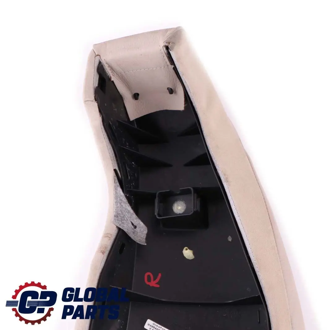 Rivestimento Pannello Laterale Sedile Posteriore Destro Pelle Oyster per BMW E90 LCI con numero di parte 7213610 BMW E90 LCI Rivestimento Pannello Laterale Sedile Posteriore Destro Pelle Oyster - SKU 7213610 - Numero di parte 7213610