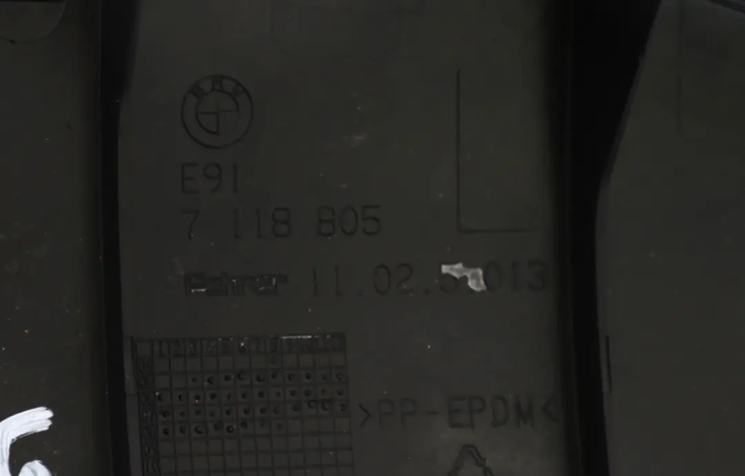 Boczek Kanapy Lewy Tył Materiał do BMW E91 LCI o numerze 7213615 BMW E91 LCI Boczek Kanapy Lewy Tył Materiał - SKU 7213615 - Numer Części 7213615