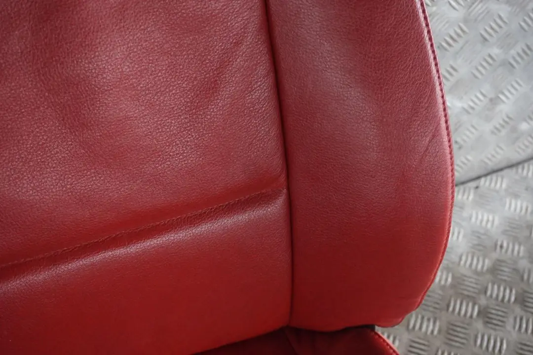 Front Right O/S Red Leather Seat to BMW Z4 Series E89 Roadster Cabrio with Part number 7213916 BMW Z4 Series E89 Roadster Cabrio Front Right O/S Red Leather Seat - SKU 7213916 - Part number 7213916